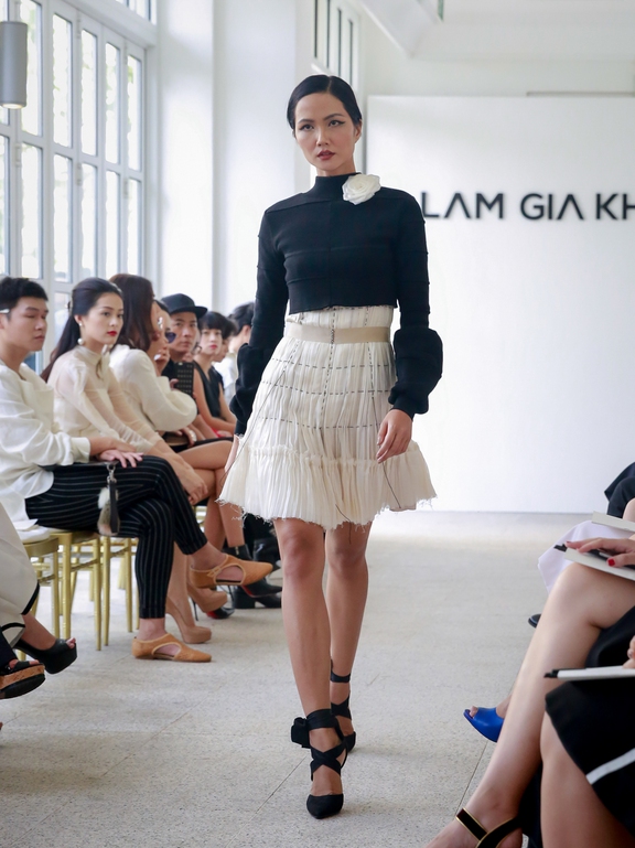  Lâm Gia Khang