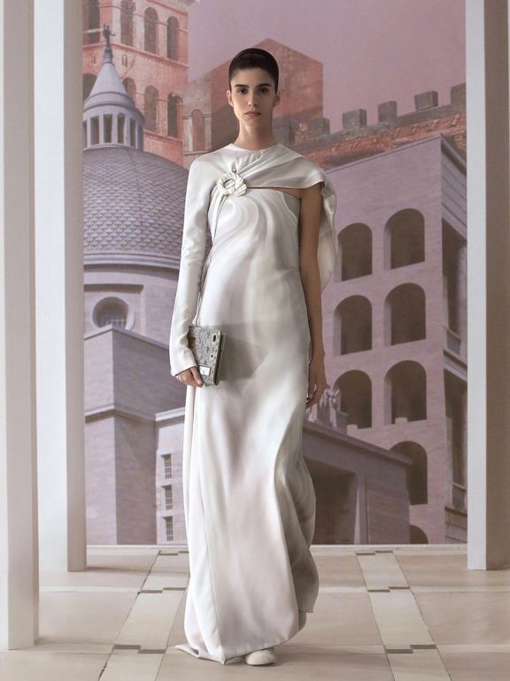  Góc nhìn đầy chất "Italy" của nhà mốt Fendi với trang phục cao cấp Thu Đông 2021