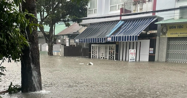 TP.Kon Tum ngập sâu do mưa lớn