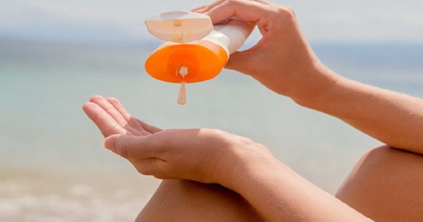 Kem chống nắng là gì và tại sao lại cần sử dụng kem chống nắng?
