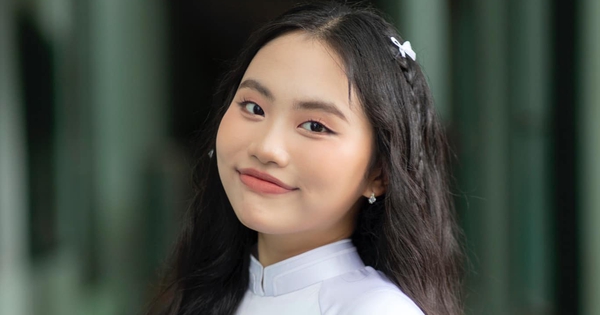 Phương Mỹ Chi nói gì khi ca khúc mới trùng với đề thi tốt nghiệp môn Văn?