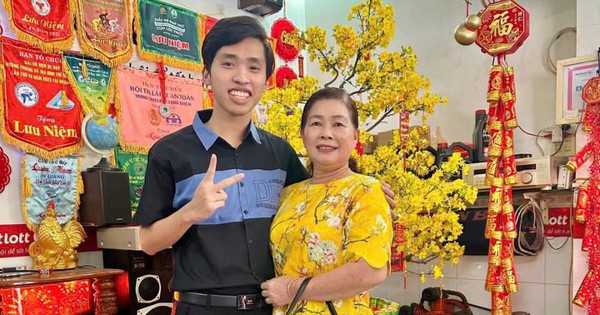 Lời yêu thương không cần đợi đến dịp lễ