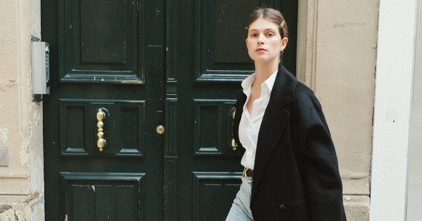 The most luxurious and light long coat worth buying in the cold season is here