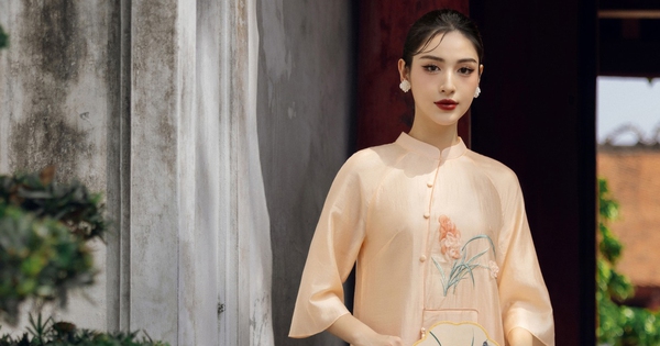 In the fall, everyone wants to show off their figure with Vietnamese ao dai