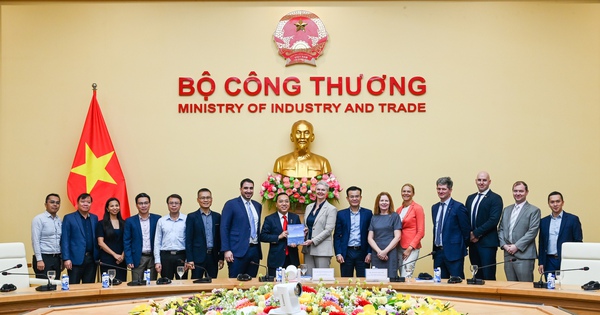 Báo cáo về tiềm năng to lớn của ngành điện gió ngoài khơi ở Việt Nam