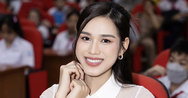 Hoa hậu Đỗ Thị Hà vướng tin đồn hẹn hò thiếu gia