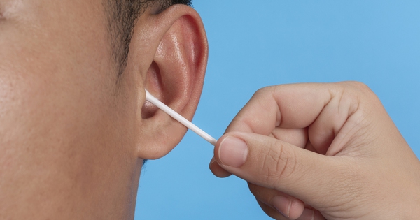 Cách vệ sinh tai an toàn tại nhà