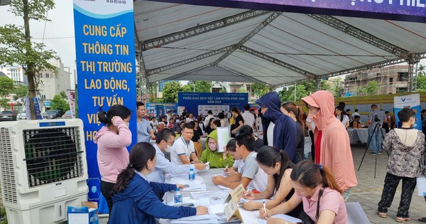 Doanh nghiệp Hà Nội đang tuyển hàng nghìn việc làm, mức lương hấp dẫn