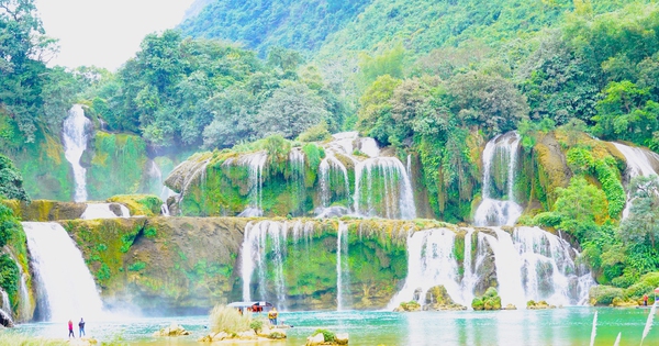 Một th&aacute;c nước của Việt Nam được gọi t&ecirc;n trong top đẹp nhất thế giới