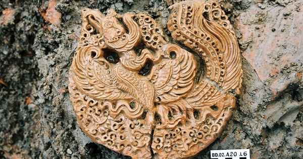 Bảo vật quốc gia: Lá đề thời Lý có hình chim phượng múa trên hoa sen