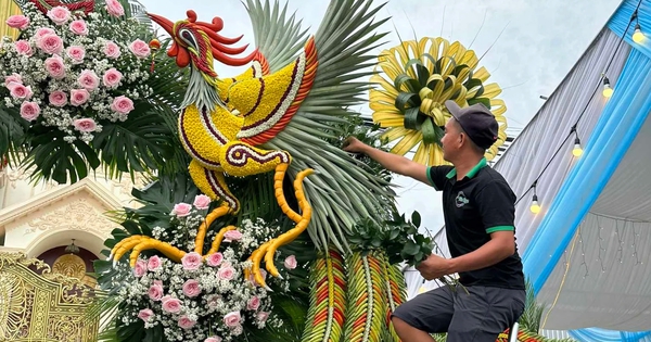 Khấm khá nhờ làm cổng và mâm cưới rồng phụng