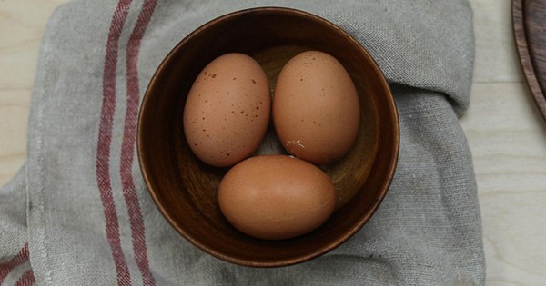 Ngày mới với tin tức sức khỏe: Vì sao chuyên gia khuyên ăn trứng vào mùa hè?