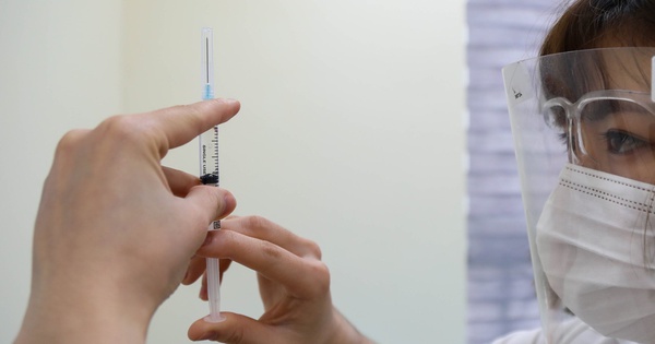 Bộ Y tế nêu lý do xem xét dừng sử dụng vắc xin Covid-19 AstraZeneca tại Việt Nam