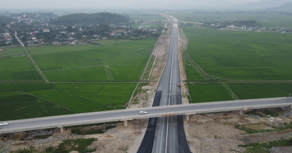 Thông xe toàn tuyến cao tốc Diễn Châu - Bãi Vọt vào 30.6