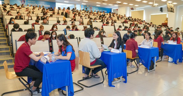 Đào tạo từ giảng đường đến doanh nghiệp