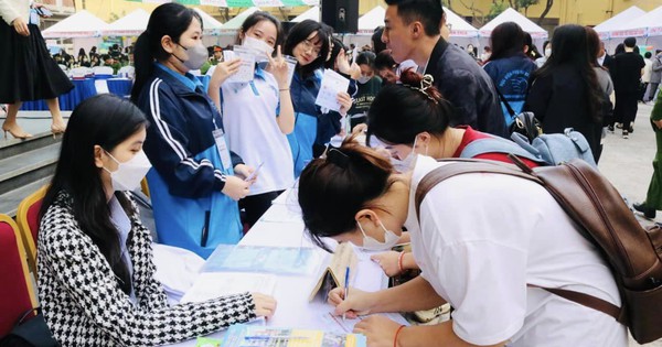 Hàng triệu thanh niên không có việc làm thỏa đáng