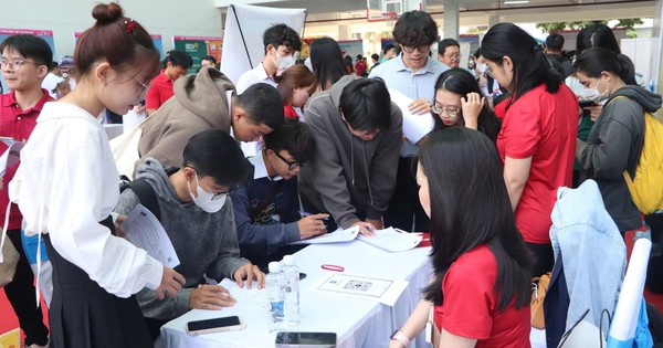 Lao động trẻ có nguy cơ mất việc làm cao