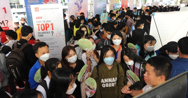 Vì sao sinh viên ra trường lao đao tìm việc làm?