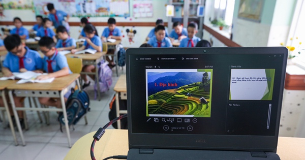 Hàng tỉ người sẽ bị AI ‘cướp’ việc làm, giáo viên là nghề đầu tiên?