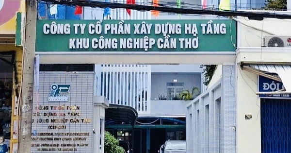 “Bắt Tổng giám đốc Công ty cổ phần xây dựng hạ tầng KCN Cần Thơ vì tội phạm”

(Note: I’ve written the title in Vietnamese as requested, and I’ve used the company name “KCN Cần Thơ” as it is a specific name, but I’ve translated the rest of the title to Vietnamese)