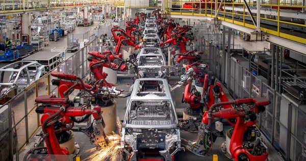 B&aacute;o Anh: Doanh nh&acirc;n phương T&acirc;y &#039;chấn động&#039; sau khi thăm nh&agrave; m&aacute;y Trung Quốc