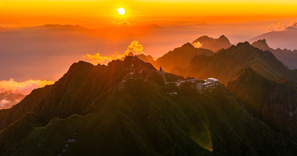 Ngắm dải ngân hà lung linh trong đêm trên đỉnh Fansipan