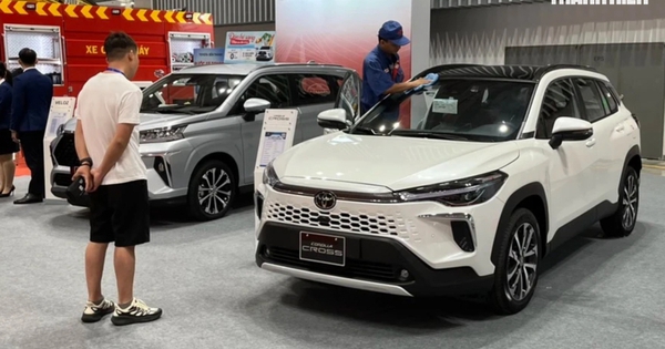 Xe nhập khẩu Việt Nam Toyota Mitsubishi