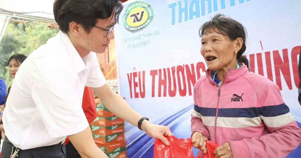 Người trẻ Báo Thanh Niên mang yêu thương về vùng lũ quét và sạt lở