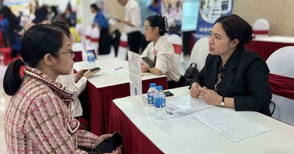 Lương thưởng, cơm ca miễn phí nhưng vẫn khó tuyển lao động phổ thông