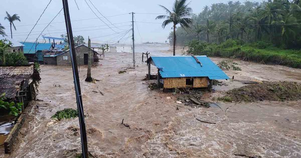 Siêu bão Fung Wong tàn phá Philippines