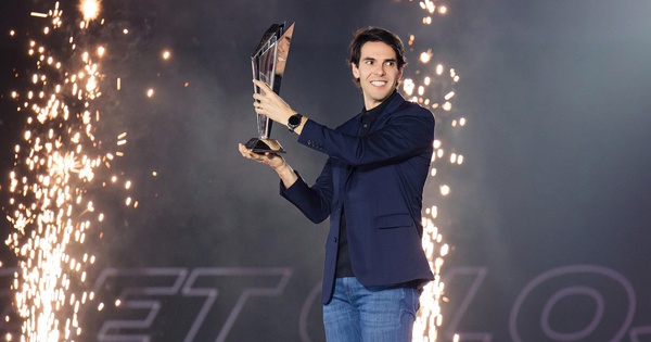 Kaka và Figo vinh danh nhà vô địch FC Pro Festival 2025