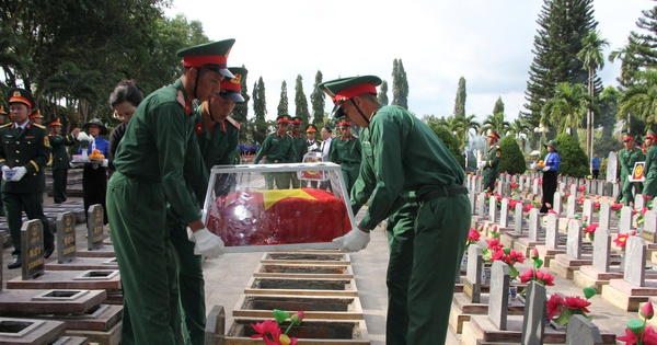 Gia Lai an táng 18 liệt sĩ