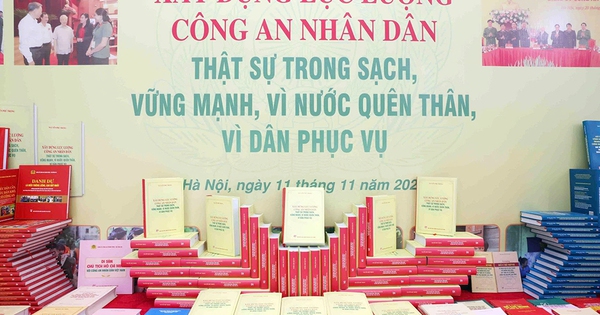 Ra mắt sách của cố Tổng Bí thư Nguyễn Phú Trọng về 
xây dựng lực lượng CAND