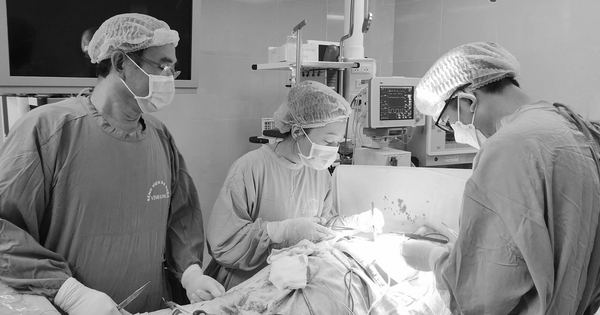 Phẫu đoạn nhũ, nạo hạch nách điều trị ung thư cho 2 bệnh nhân