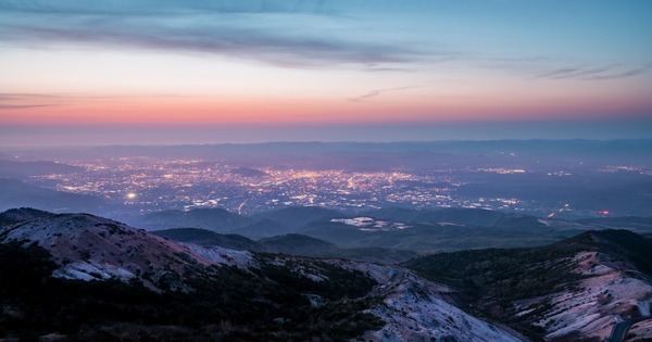 Chiều nay, đừng bỏ lỡ dịp ngắm bóng của trái đất lúc hoàng hôn!