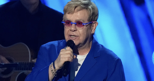 Elton John nổi giận tại hậu trường lễ trao giải Rock & Roll Hall of Fame 2025