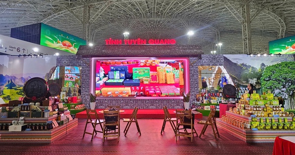 'Thắng lớn' ở Hội chợ Mùa thu, nông sản Tuyên Quang được chắp cánh vươn xa