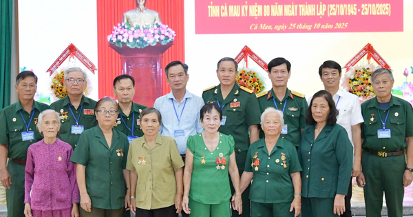 Tổ nữ quân báo đánh chìm tàu chiến địch