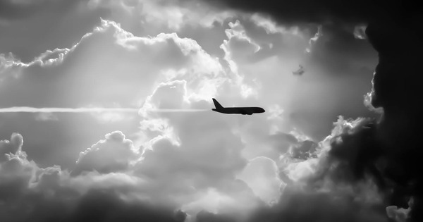 Tại sao máy bay vẫn tránh bão dù được thiết kế để chống chịu chúng?