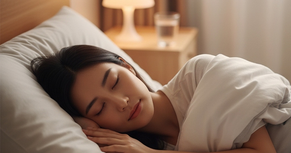 Bác sĩ tiết lộ 2 tư thế ngủ gây hại cho cột sống