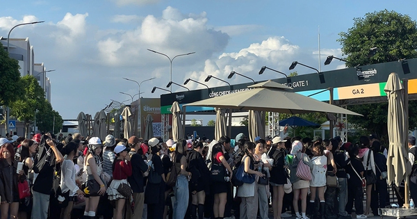 Gần 100.000 khán giả tham dự 2 đêm diễn bùng nổ của G-Dragon tại Hà Nội