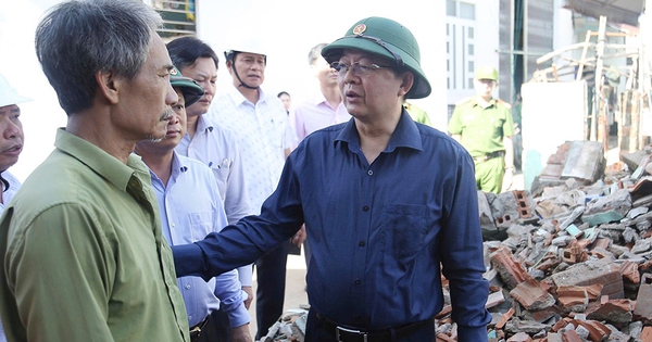 Khắc khoải ước mong dựng lại nhà sau bão dữ