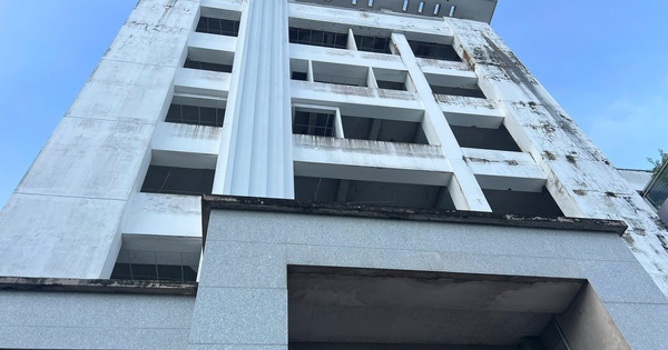 Vĩnh Long: Công trình 42 tỉ đồng giữa lòng thành phố 'đắp chiếu' hơn 10 năm