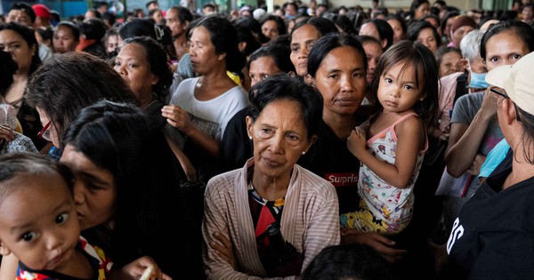 Philippines ứng phó siêu bão Fung Wong