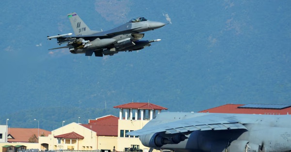 Ý yêu cầu chính phủ Mỹ trả lương cho nhân viên căn cứ Mỹ ở châu Âu