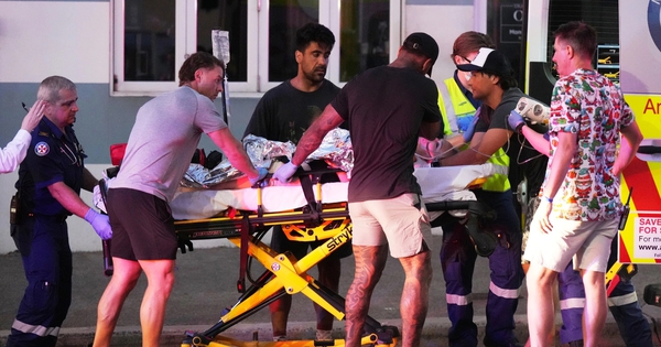 Xả súng chấn động bãi biển Sydney, 10 người thiệt mạng