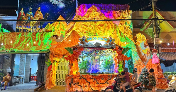 Xóm đạo lớn nhất TP.HCM lên đèn: Rực rỡ Giáng sinh 2025