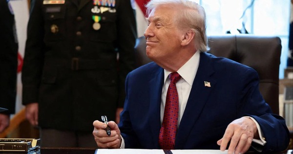 Ông Trump tăng tốc ký sắc lệnh, nhiều hơn cả 4 năm nhiệm kỳ đầu