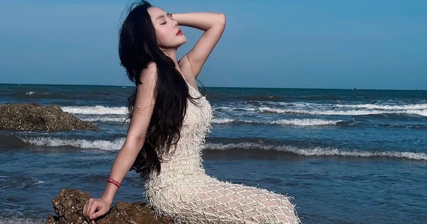 Nhan sắc gợi cảm của ‘nữ chủ tịch’ gây bão trên phim giờ vàng