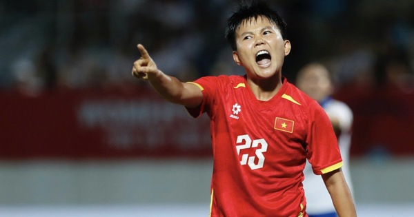 Bích Thùy sốc: ‘Thật không hiểu nổi tại sao trọng tài lại bắt việt vị khi tôi ghi bàn’